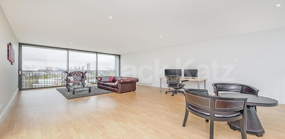 			NEW INSTRUCTION , 2 Bedroom, 1 bath, 1 reception Penthouse			 City Harbour, Selsdon Way, Canary Wharf